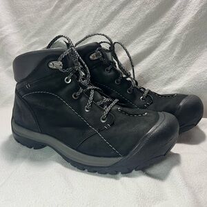 Keen Women's Black and Gray  hiking Boots